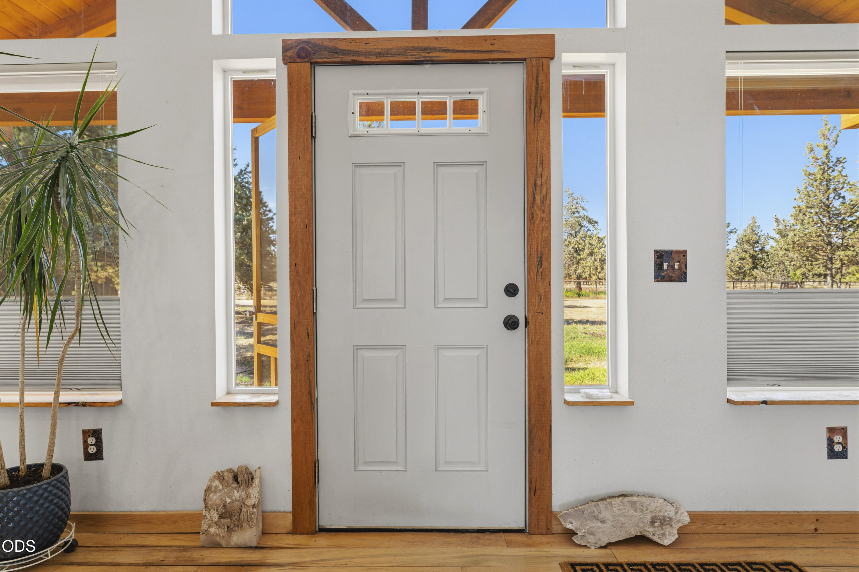 14557 SW Pony Trail