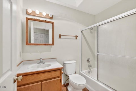 Tiny photo for 1222 Monroe Way, Grants Pass, OR 97527 (MLS # 220222918)