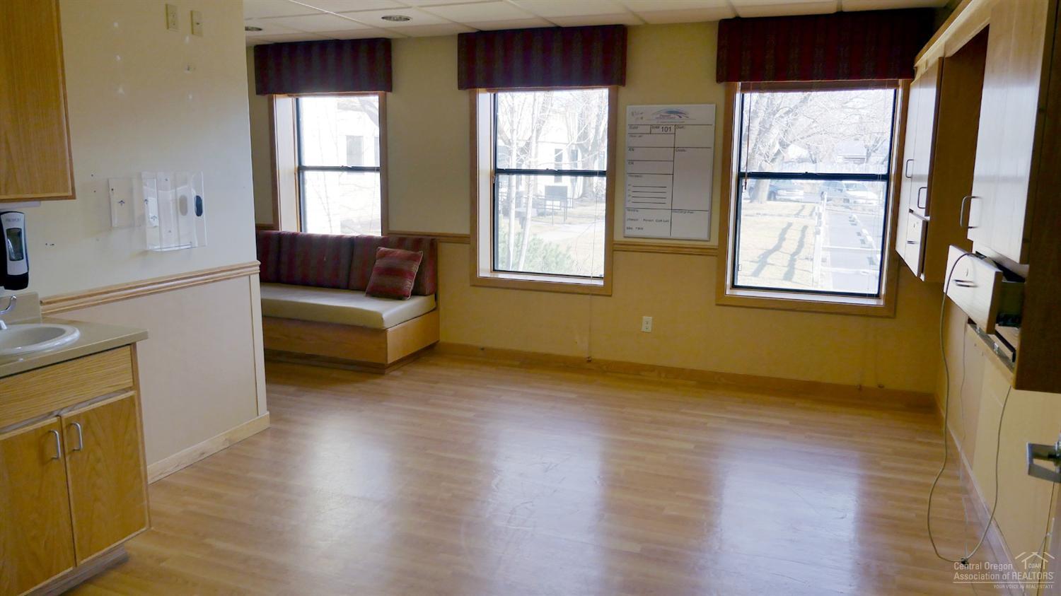 Pioneer Heights - Commercial Sale