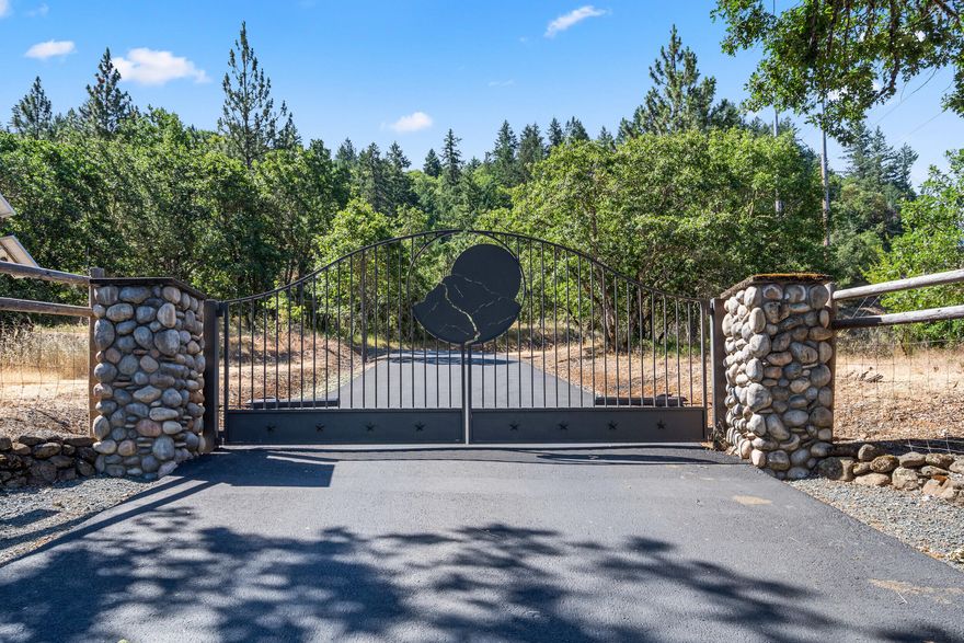 Private 11.12-Acre Homesite with Rogue River Views in Gated Community
Enjoy privacy and convenience with this beautiful 11.12-acre property, just minutes from town. Nestled in a gated neighborhood of custom homes, this homesite offers partial views of the Rogue River—with the potential for even more breathtaking scenery with selective tree clearing.
The property includes well, established road access, and a power vault already in place. This is an ideal setting to build your dream home in a peaceful, private location that feels remote yet is close to all amenities.
Property is not visible from the road. Please do not enter without an agent.