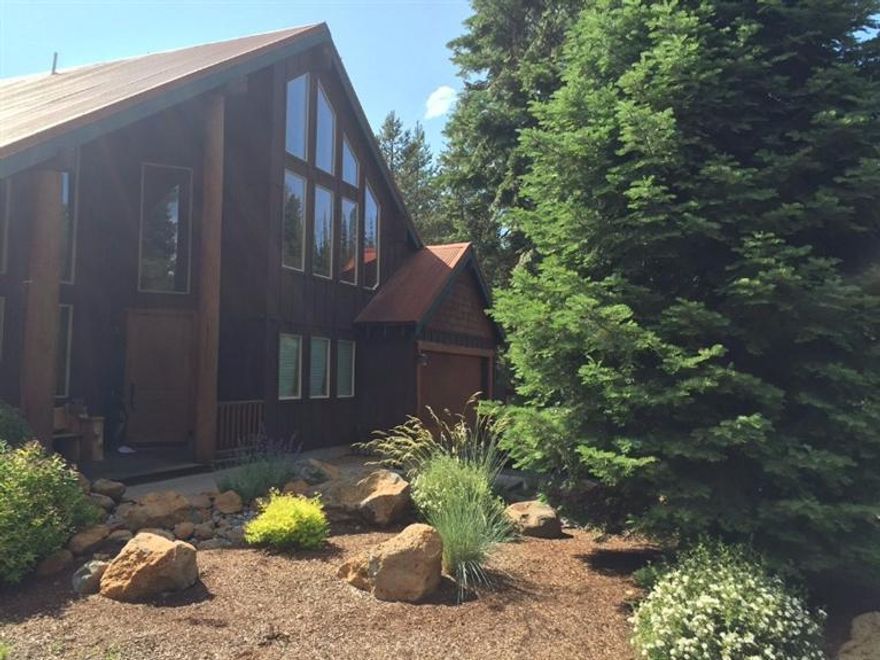 Beautiful 2363 sqft mountain cabin located minutes from Lake of the Woods resort in the small development of Lakewoods Village. 3 Bed / 2 Bath with the extra bedrooms also having loft areas. Great open floor plan with large kitchen, granite counters, tile floors and high vaulted ceilings. Fantastic outdoor patio area with fire pit. Great in the winter for snowmobiling and summer with 5 lakes within minutes of the cabin. Nice landscaping and plenty of parking as well as a 2 car garage.