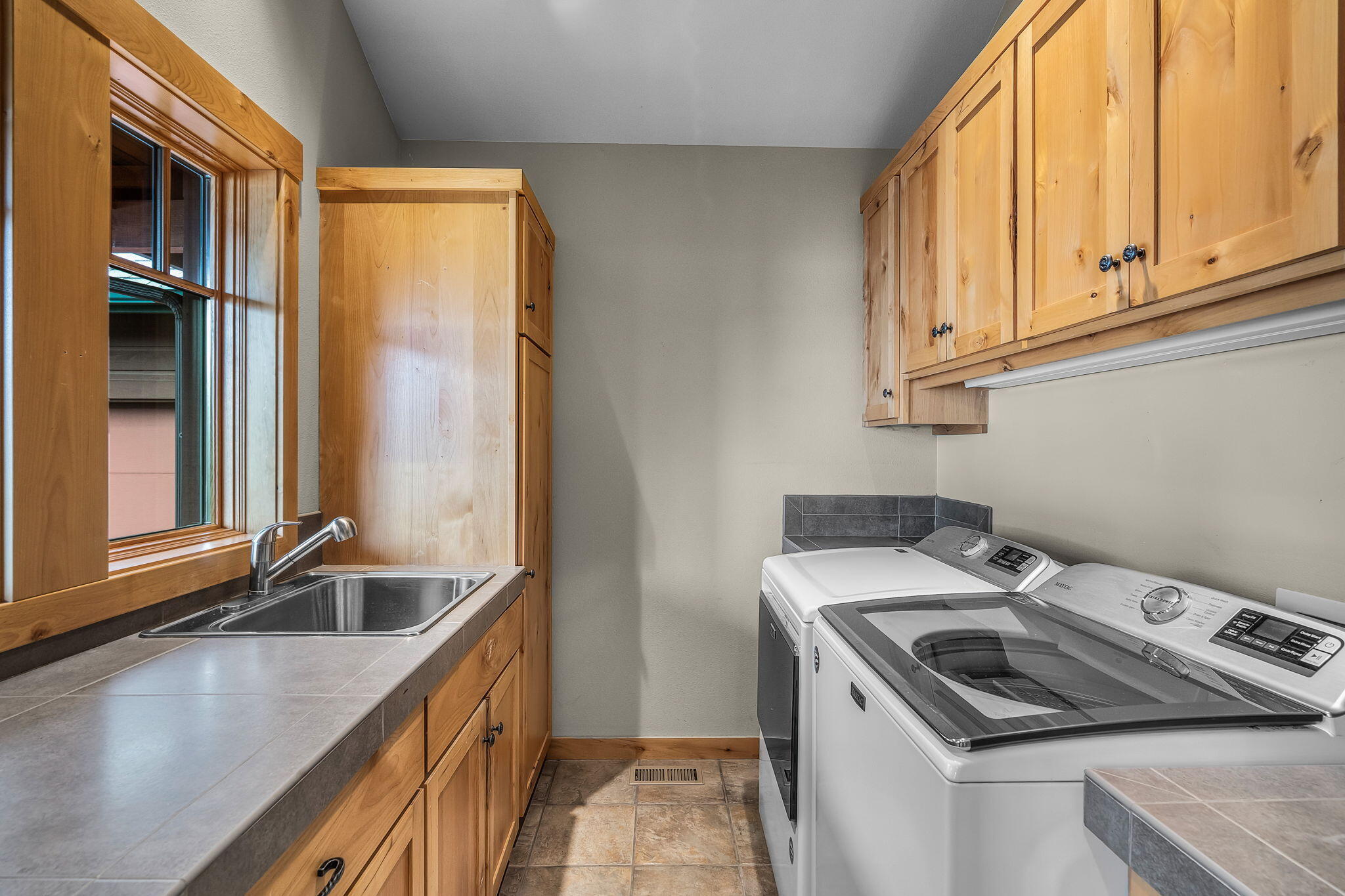 Pine Meadow Vill - Residential