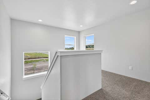 Tiny photo for 953 Honey Bee Street, Medford, OR 97501 (MLS # 220226804)