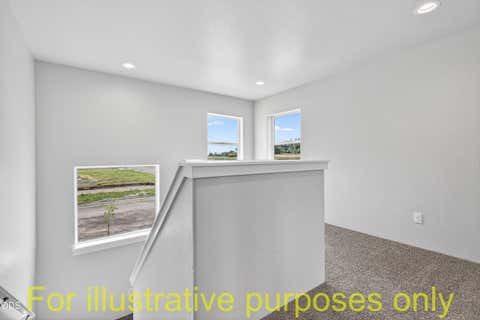 Tiny photo for 953 Honey Bee Street, Medford, OR 97501 (MLS # 220226804)