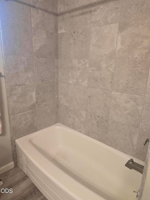 Tiny photo for 1921 Regina Way, Grants Pass, OR 97527 (MLS # 220224233)