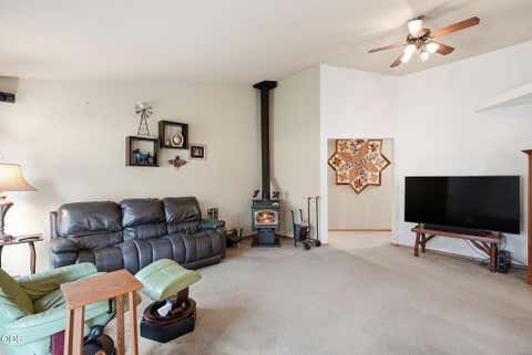 Tiny photo for 69341 Silver Spur Spur, Sisters, OR 97759 (MLS # 220226563)
