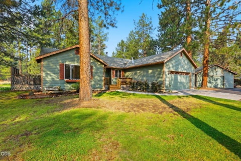 Tiny photo for 69341 Silver Spur Spur, Sisters, OR 97759 (MLS # 220226563)