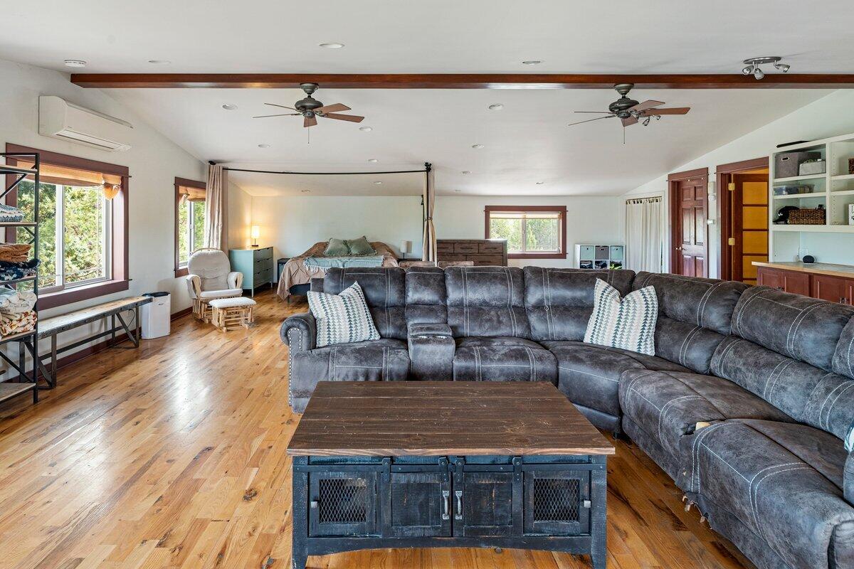 10001 SW Geneva View Road