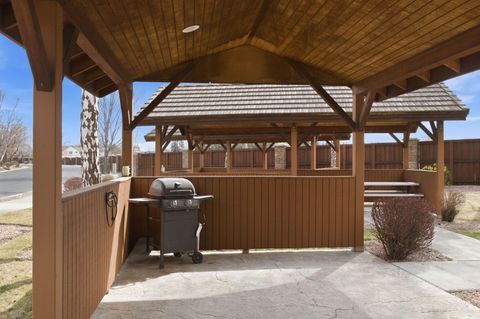 Tiny photo for 1736 NW Nickernut Place, Redmond, OR 97756 (MLS # 220216975)