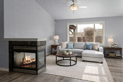 Tiny photo for 1736 NW Nickernut Place, Redmond, OR 97756 (MLS # 220216975)