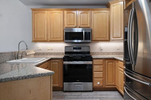 Tiny photo for 1736 NW Nickernut Place, Redmond, OR 97756 (MLS # 220216975)