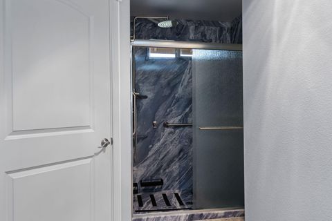 Tiny photo for 1736 NW Nickernut Place, Redmond, OR 97756 (MLS # 220216975)