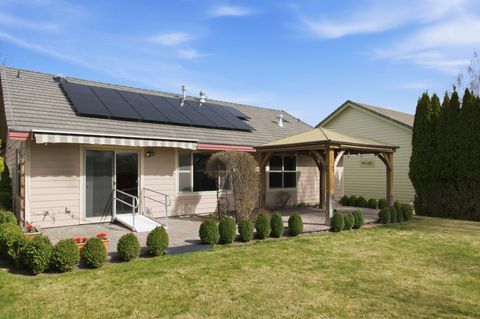 Tiny photo for 1736 NW Nickernut Place, Redmond, OR 97756 (MLS # 220216975)