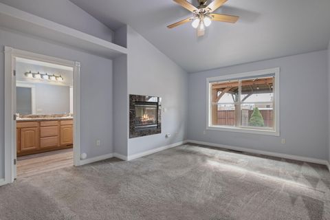 Tiny photo for 1736 NW Nickernut Place, Redmond, OR 97756 (MLS # 220216975)