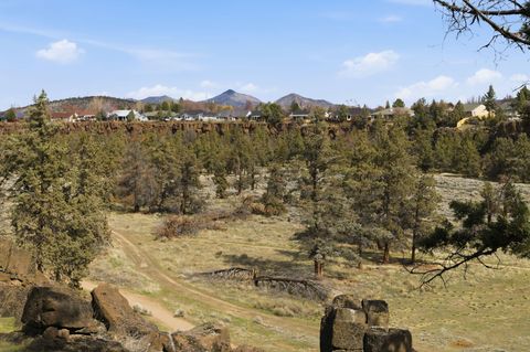 Tiny photo for 1736 NW Nickernut Place, Redmond, OR 97756 (MLS # 220216975)