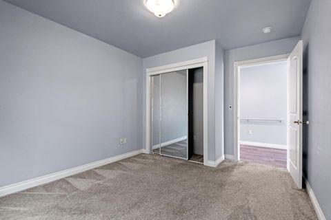 Tiny photo for 1736 NW Nickernut Place, Redmond, OR 97756 (MLS # 220216975)