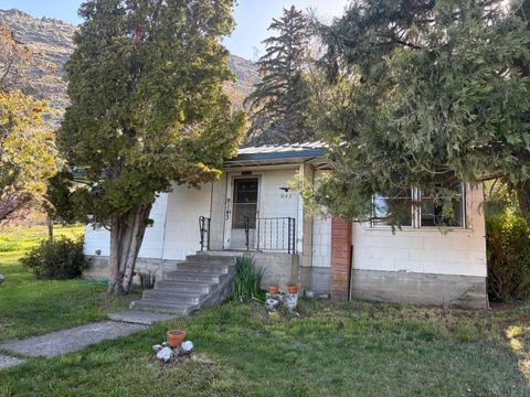 Photo of 9143 Shady Pine Road, Klamath Falls, OR 97601 (MLS # 220220018)