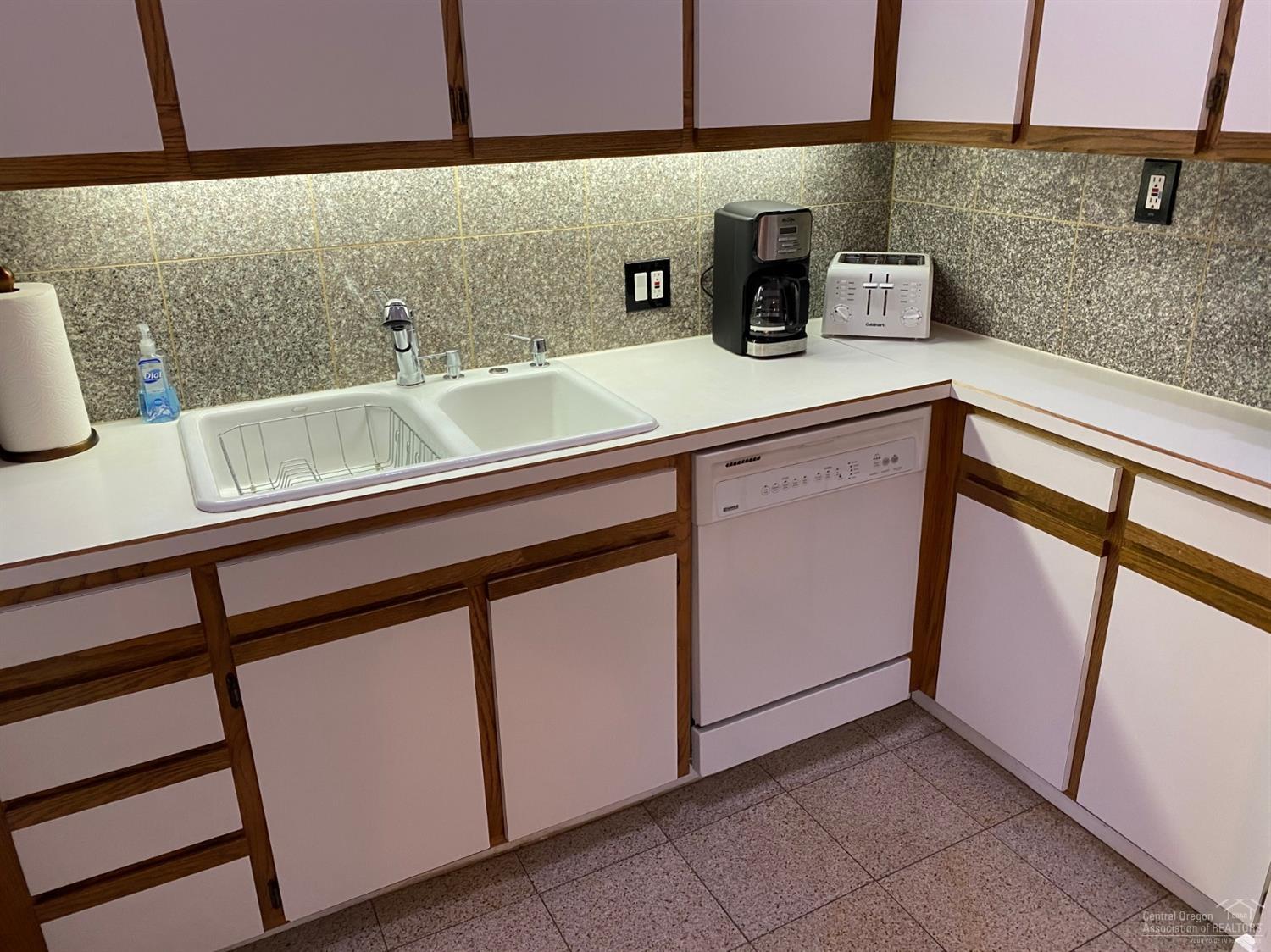 Abbot House Condo - Residential