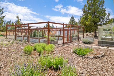 Tiny photo for 60995 Ward Road, Bend, OR 97702 (MLS # 220213892)