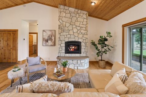 Tiny photo for 60995 Ward Road, Bend, OR 97702 (MLS # 220213892)