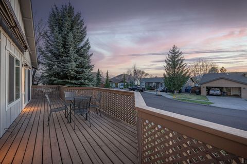 Tiny photo for 2902 NE Pinnacle Place, Bend, OR 97701 (MLS # 220221207)
