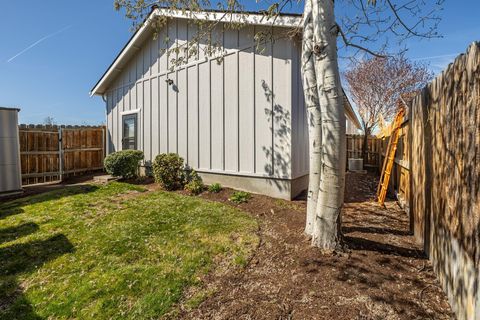 Tiny photo for 2902 NE Pinnacle Place, Bend, OR 97701 (MLS # 220221207)