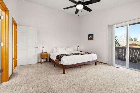 Tiny photo for 2902 NE Pinnacle Place, Bend, OR 97701 (MLS # 220221207)