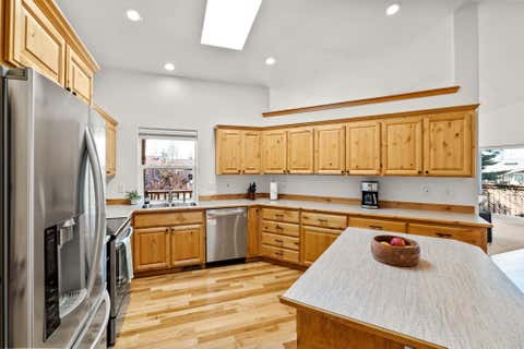 Tiny photo for 2902 NE Pinnacle Place, Bend, OR 97701 (MLS # 220221207)