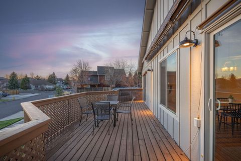 Tiny photo for 2902 NE Pinnacle Place, Bend, OR 97701 (MLS # 220221207)