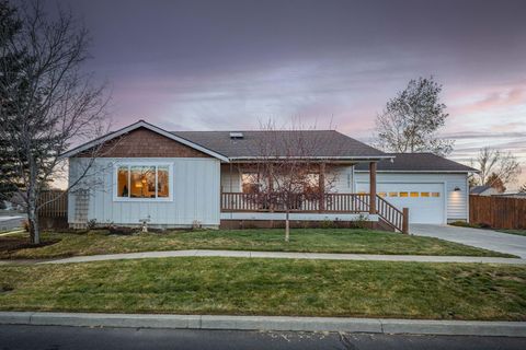 Tiny photo for 2902 NE Pinnacle Place, Bend, OR 97701 (MLS # 220221207)