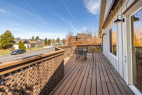 Tiny photo for 2902 NE Pinnacle Place, Bend, OR 97701 (MLS # 220221207)