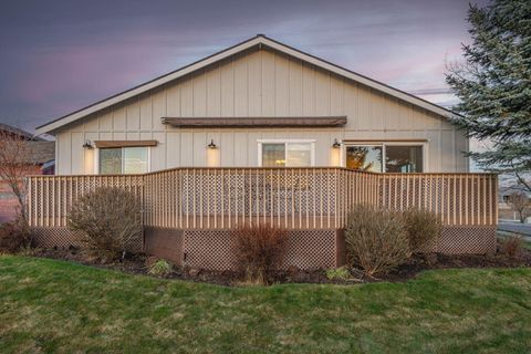 Tiny photo for 2902 NE Pinnacle Place, Bend, OR 97701 (MLS # 220221207)