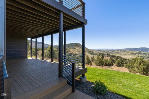Tiny photo for 7306 Hanks Marsh Vista Vis, Klamath Falls, OR 97601 (MLS # 220222917)