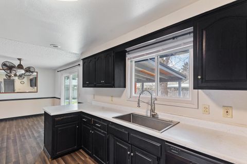 Tiny photo for 1110 SW Juniper Drive, Grants Pass, OR 97526 (MLS # 220215765)