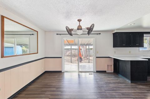 Tiny photo for 1110 SW Juniper Drive, Grants Pass, OR 97526 (MLS # 220215765)