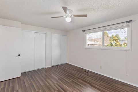 Tiny photo for 1110 SW Juniper Drive, Grants Pass, OR 97526 (MLS # 220215765)