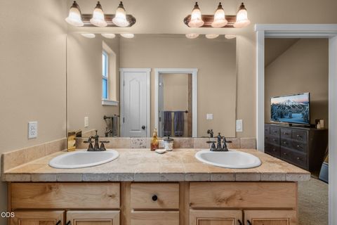 Tiny photo for 21184 Silverado Valley Lane, Bend, OR 97702 (MLS # 220222898)