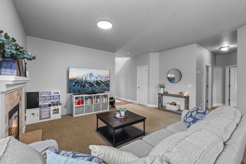 Tiny photo for 21184 Silverado Valley Lane, Bend, OR 97702 (MLS # 220222898)