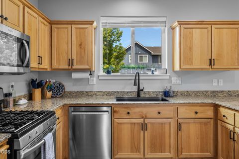 Tiny photo for 21184 Silverado Valley Lane, Bend, OR 97702 (MLS # 220222898)