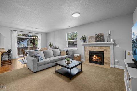 Tiny photo for 21184 Silverado Valley Lane, Bend, OR 97702 (MLS # 220222898)