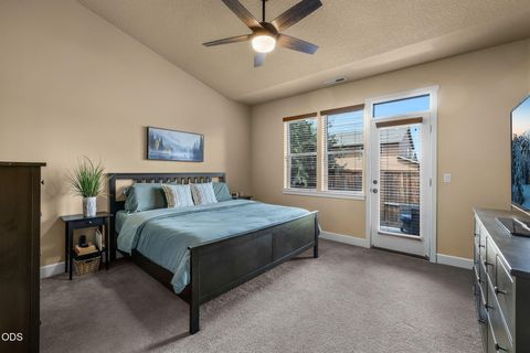 Tiny photo for 21184 Silverado Valley Lane, Bend, OR 97702 (MLS # 220222898)