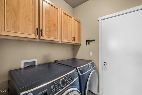 Tiny photo for 21184 Silverado Valley Lane, Bend, OR 97702 (MLS # 220222898)