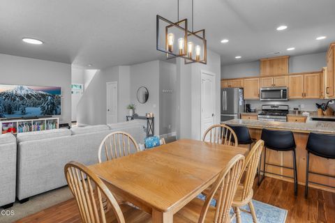 Tiny photo for 21184 Silverado Valley Lane, Bend, OR 97702 (MLS # 220222898)