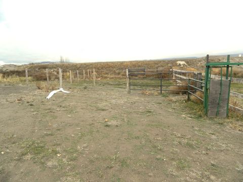 Tiny photo for 1267 Joe Wright Road, Klamath Falls, OR 97603 (MLS # 220212679)