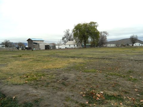 Tiny photo for 1267 Joe Wright Road, Klamath Falls, OR 97603 (MLS # 220212679)