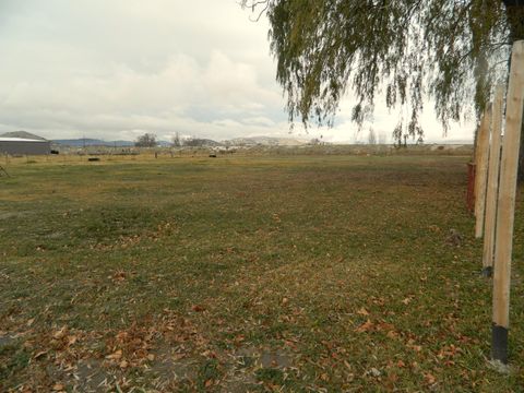 Tiny photo for 1267 Joe Wright Road, Klamath Falls, OR 97603 (MLS # 220212679)