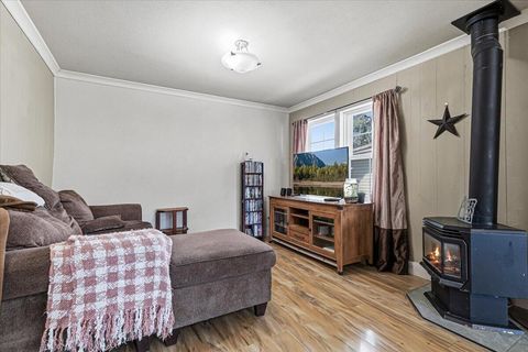 Tiny photo for 707 SW I Street, Grants Pass, OR 97526 (MLS # 220217261)