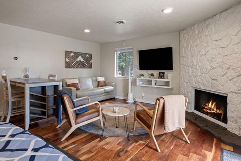 Tiny photo for 17654 Pinnacle Lane # 16, Sunriver, OR 97707 (MLS # 220221691)