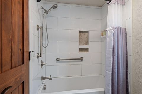 Tiny photo for 17654 Pinnacle Lane # 16, Sunriver, OR 97707 (MLS # 220221691)