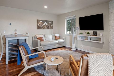 Tiny photo for 17654 Pinnacle Lane # 16, Sunriver, OR 97707 (MLS # 220221691)